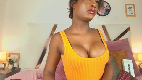 Snapshot of nahomicampbell_ chatting on 11, 1, 2025 VICTORIA online show from 11, 1, 2025