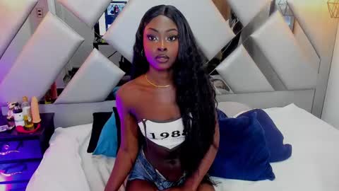 Nahomi  online show from 28, 2, 2025