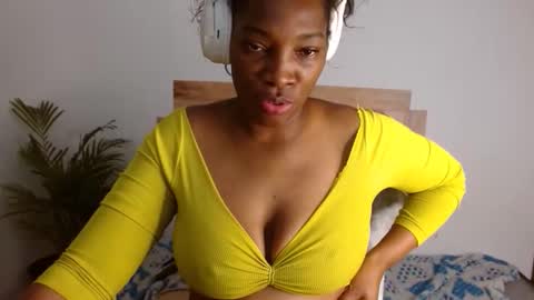 nahomy_gree online show from 10, 5, 2026