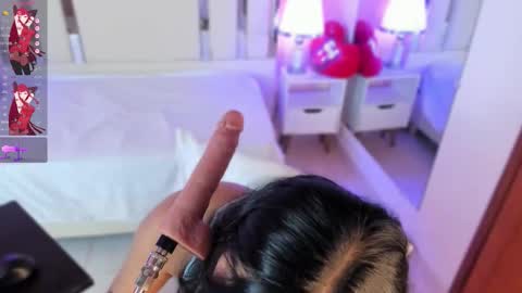 Nahomy Roberts online show from 6, 10, 2025