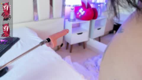 Nahomy Roberts online show from 16, 10, 2025