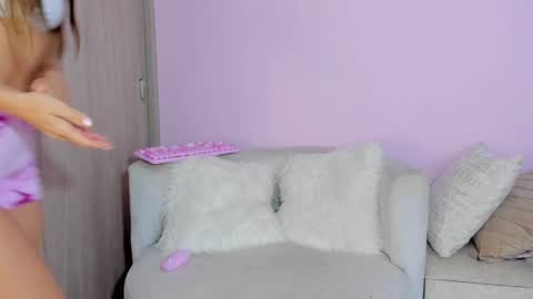      online show from 25, 1, 2025