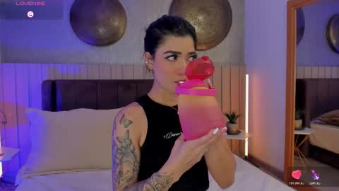 Snapshot of naishaford_1 chatting on 21, 11, 2025 Naisha Ford online show from 21, 11, 2025