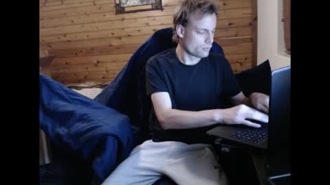 Snapshot of naked_and_chatting chatting on 14, 9, 2025 naked_and_chatting online show from 14, 9, 2025