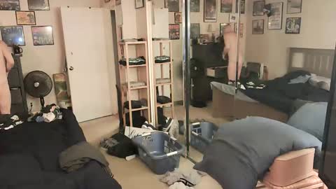 nakedmonkey online show from 19, 4, 2026