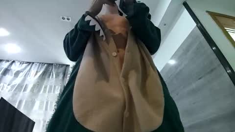 boy online show from 27, 4, 2026