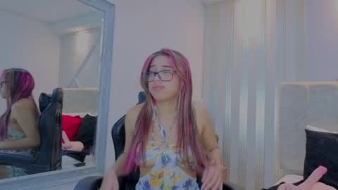 nami_sweet_ online show from 10, 10, 2025