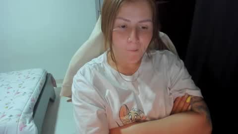 Snapshot of namibecker chatting on 8, 1, 2025 Nami online show from 8, 1, 2025