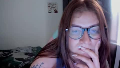 Snapshot of namibecker chatting on 4, 2, 2025 Nami online show from 4, 2, 2025