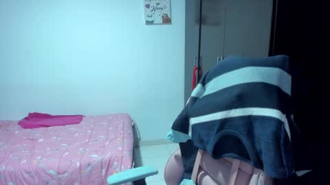 Snapshot of namibecker chatting on 15, 2, 2025 Nami online show from 15, 2, 2025