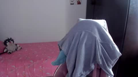 Snapshot of namibecker chatting on 12, 3, 2025 Nami online show from 12, 3, 2025