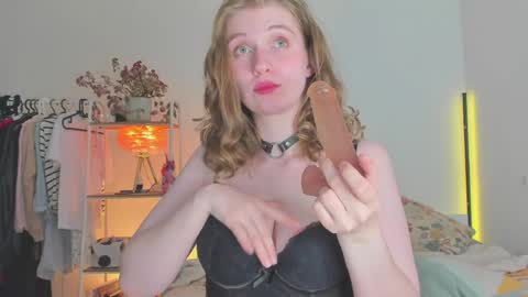 Snapshot of namirimii chatting on 2, 5, 2026 Agnes online show from 2, 5, 2026