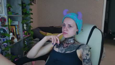 Snapshot of nanitamoore chatting on 14, 7, 2026 Monday-Friday 12-4 AM and 6-9 AM New York time online show from 14, 7, 2026