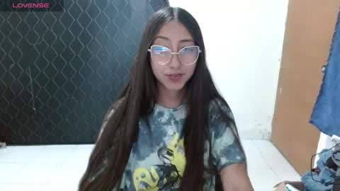 Snapshot of nanylux chatting on 3, 5, 2026 nanylux online show from 3, 5, 2026