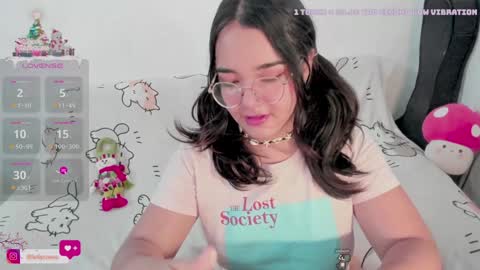 Snapshot of naoko_uwu chatting on 10, 12, 2024 Naoko online show from 10, 12, 2024