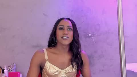 Snapshot of naomi__blair chatting on 13, 6, 2026 Naomi Blair online show from 13, 6, 2026