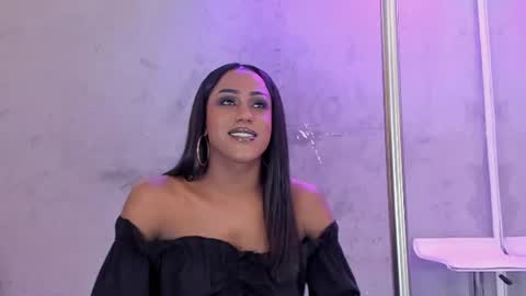 Snapshot of naomi__blair chatting on 25, 6, 2026 Naomi Blair online show from 25, 6, 2026