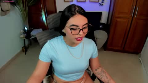 naomi_aniston online show from 25, 5, 2026