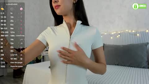 Snapshot of naomi_tara chatting on 19, 9, 2025 Naomi online show from 19, 9, 2025
