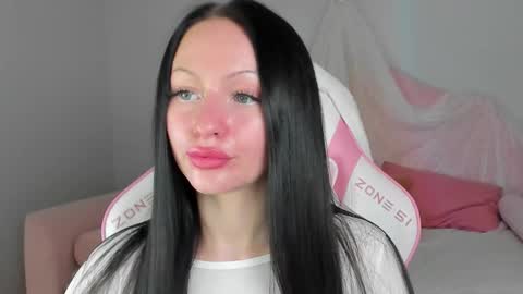 Naomi online show from 4, 12, 2025