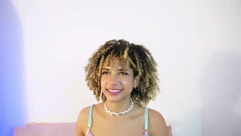 Snapshot of naomidawsonn chatting on 28, 5, 2026 naomidawson online show from 28, 5, 2026