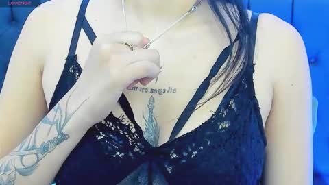 Naomi Frost online show from 1, 11, 2025