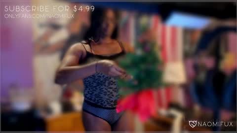 Snapshot of naomifux chatting on 7, 1, 2025 Naomi online show from 7, 1, 2025