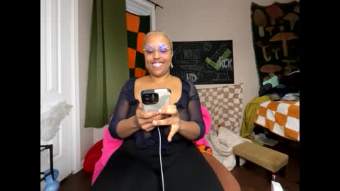 Naomigiirl6 online show from 17, 12, 2024