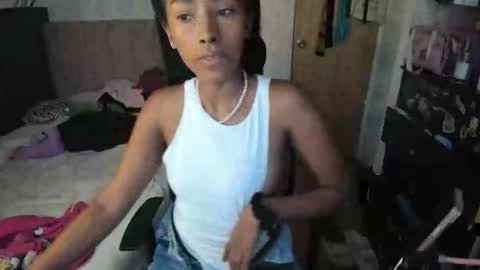 Snapshot of naomii1020 chatting on 6, 1, 2025 Naomii online show from 6, 1, 2025