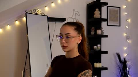 Snapshot of naomii_20 chatting on 12, 10, 2025 naomii_20 online show from 12, 10, 2025