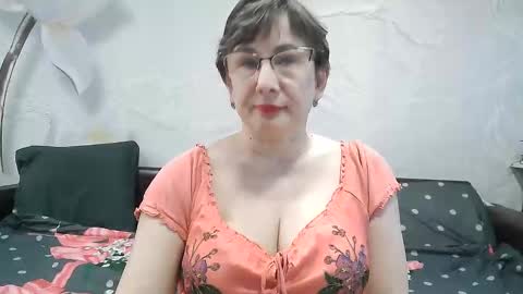 naomimolligan online show from 17, 4, 2026