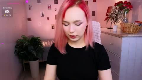 Snapshot of naomiyoru chatting on 28, 4, 2026 Naomi online show from 28, 4, 2026