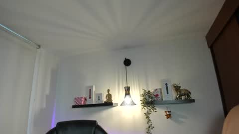 naomy online show from 4, 8, 2026