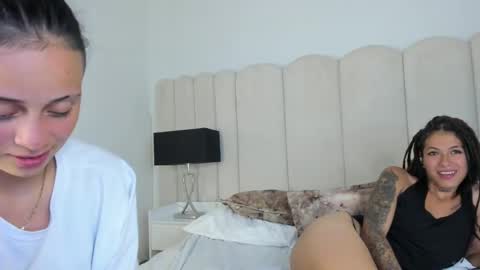 Snapshot of naomyanddany chatting on 18, 1, 2025 NaomyAndDany online show from 18, 1, 2025