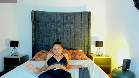 Snapshot of naomyanddany chatting on 6, 2, 2025 NaomyAndDany online show from 6, 2, 2025