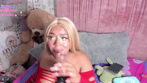 Snapshot of naomyfoxx1 chatting on 8, 2, 2025 Naomyfoxx online show from 8, 2, 2025