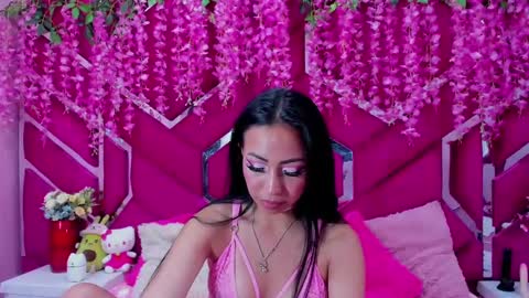 Snapshot of natalia_pinkk chatting on 6, 2, 2025 natalia pinkk online show from 6, 2, 2025