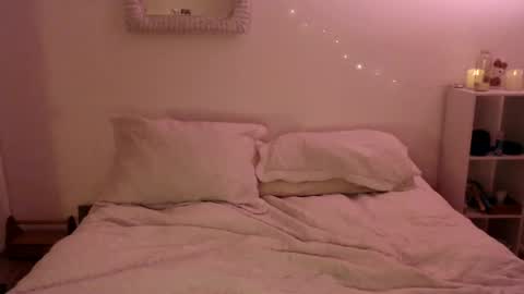 Natalie Six online show from 11, 9, 2025