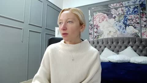 Snapshot of natalie_bitton chatting on 28, 12, 2024 Natalie online show from 28, 12, 2024