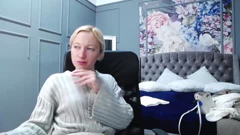 Snapshot of natalie_bitton chatting on 29, 12, 2024 Natalie online show from 29, 12, 2024