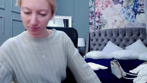 Snapshot of natalie_bitton chatting on 29, 12, 2024 Natalie online show from 29, 12, 2024
