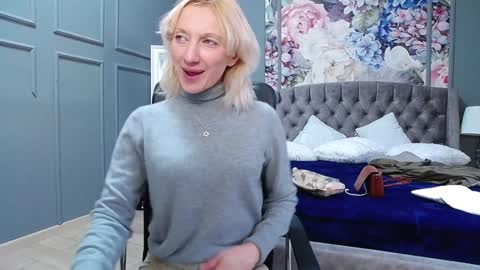 Snapshot of natalie_bitton chatting on 3, 1, 2025 Natalie online show from 3, 1, 2025