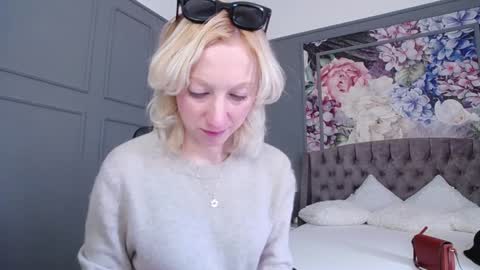 Snapshot of natalie_bitton chatting on 19, 1, 2025 Natalie online show from 19, 1, 2025