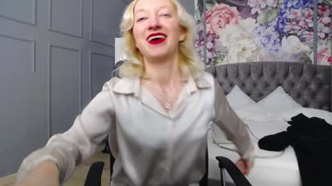 Snapshot of natalie_bitton chatting on 20, 1, 2025 Natalie online show from 20, 1, 2025