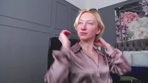 Snapshot of natalie_bitton chatting on 28, 1, 2025 Natalie online show from 28, 1, 2025