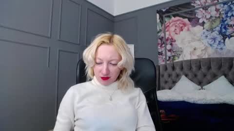 Snapshot of natalie_bitton chatting on 3, 2, 2025 Natalie online show from 3, 2, 2025