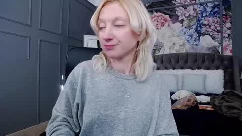 Snapshot of natalie_bitton chatting on 11, 2, 2025 Natalie online show from 11, 2, 2025