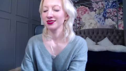 Snapshot of natalie_bitton chatting on 2, 3, 2025 Natalie online show from 2, 3, 2025