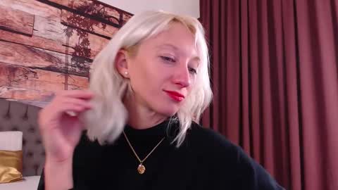 Snapshot of natalie_bitton chatting on 3, 10, 2025 Natalie online show from 3, 10, 2025