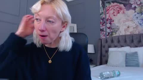 Snapshot of natalie_bitton chatting on 11, 2, 2026 Natalie online show from 11, 2, 2026